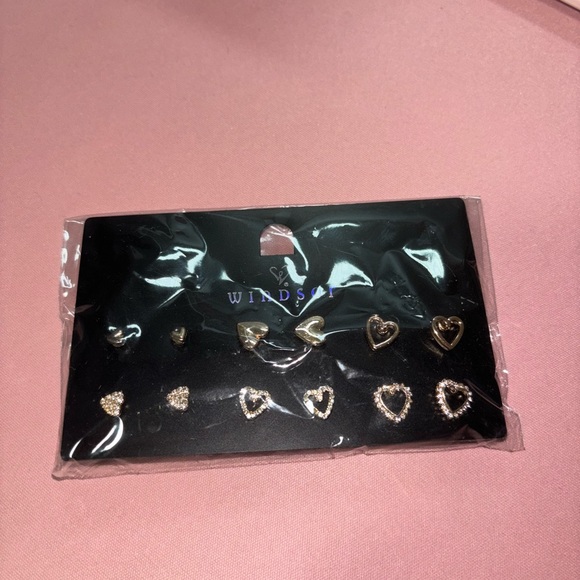 💕 Heart Earring Set 💕 - Picture 3 of 4